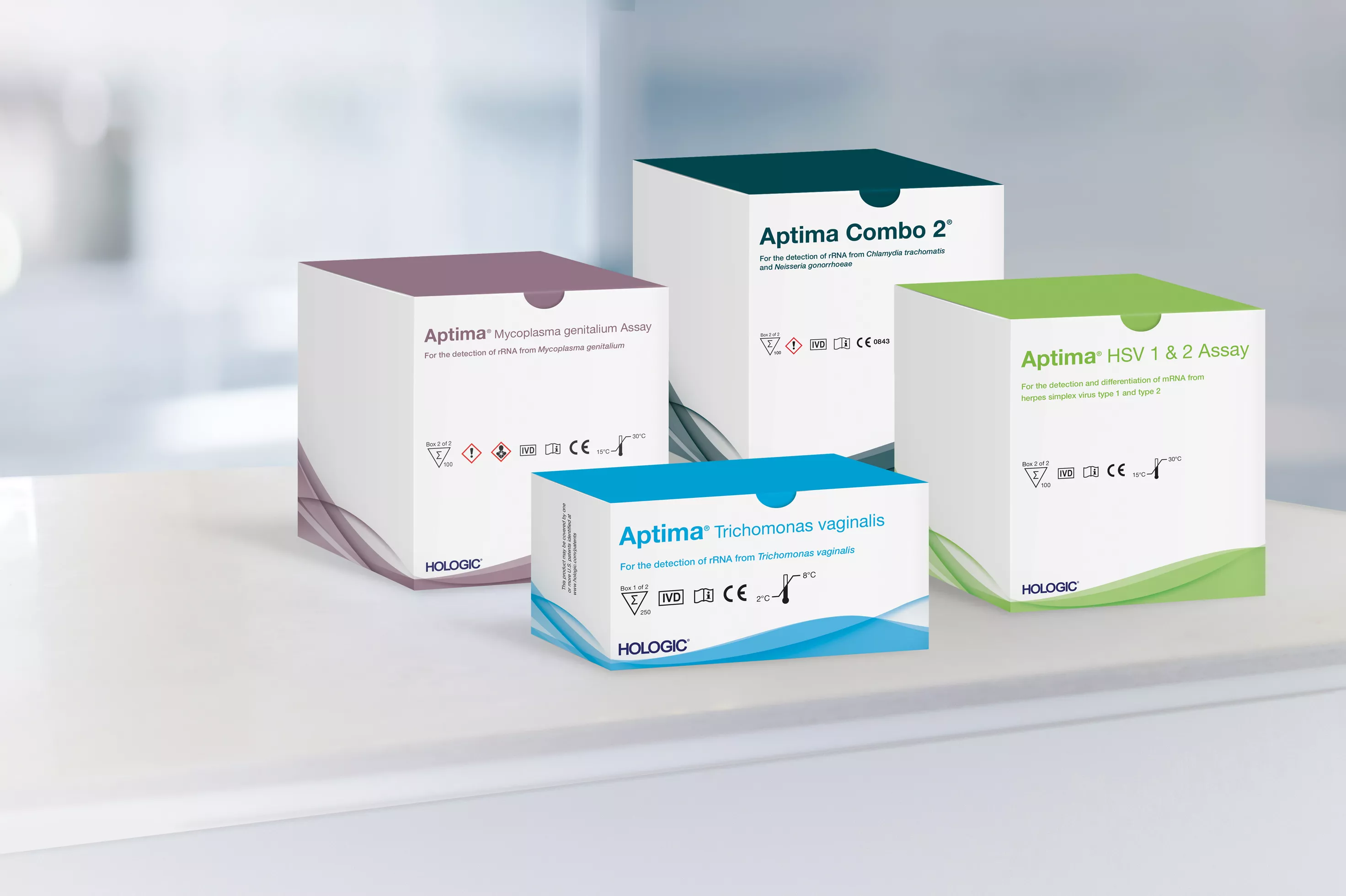 Cajas de ensayos con laboratorio al fondo
